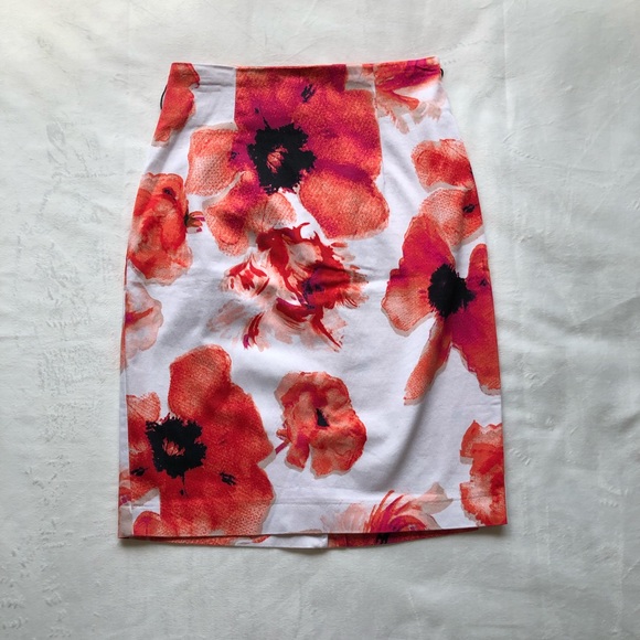 Worthington Dresses & Skirts - EUC 💫 Worthington Floral Skirt